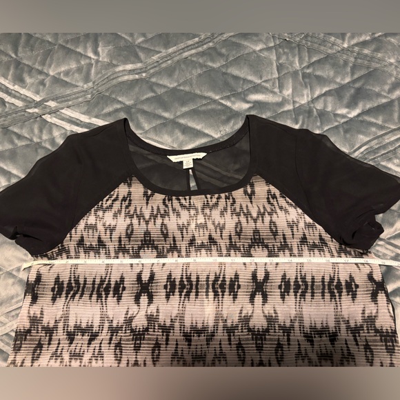 American Eagle Outfitters Sheer Tee with Peekaboo Back, Size Small - Picture 4 of 7